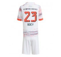 Bayern Munich Sacha Boey #23 Koszulka Wyjazdowa dzieci 2025-26 Krótki Rękaw (+ krótkie spodenki)